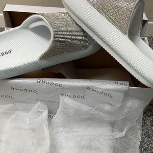 Marshmallow rhinestone slides